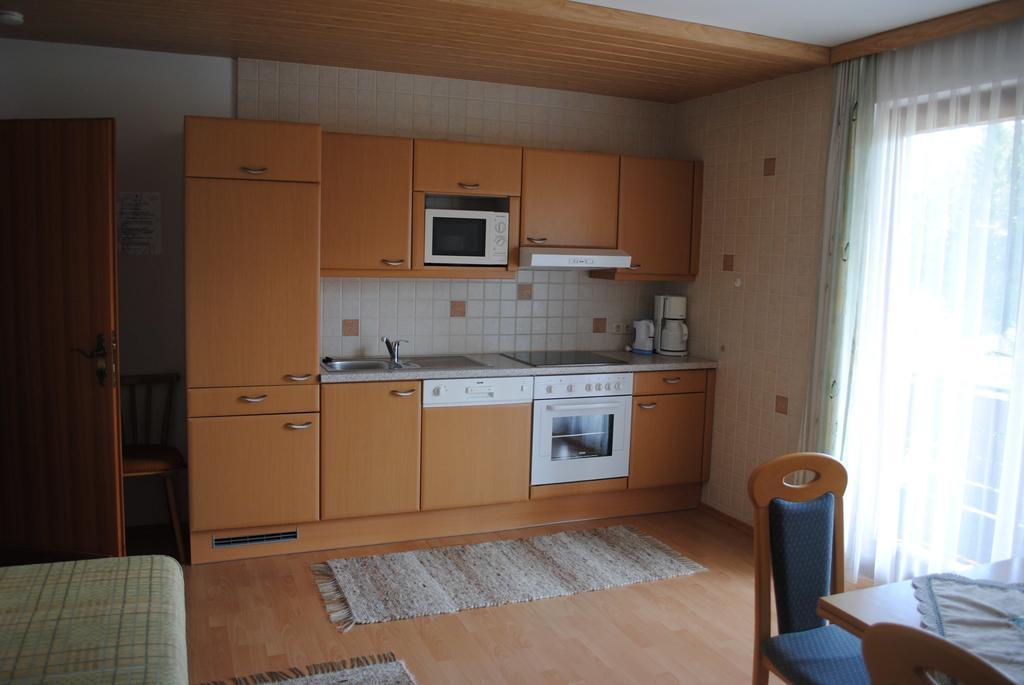 Gaestehaus Lindermuth Presseggersee Rum bild