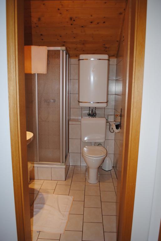 Gaestehaus Lindermuth Presseggersee Rum bild