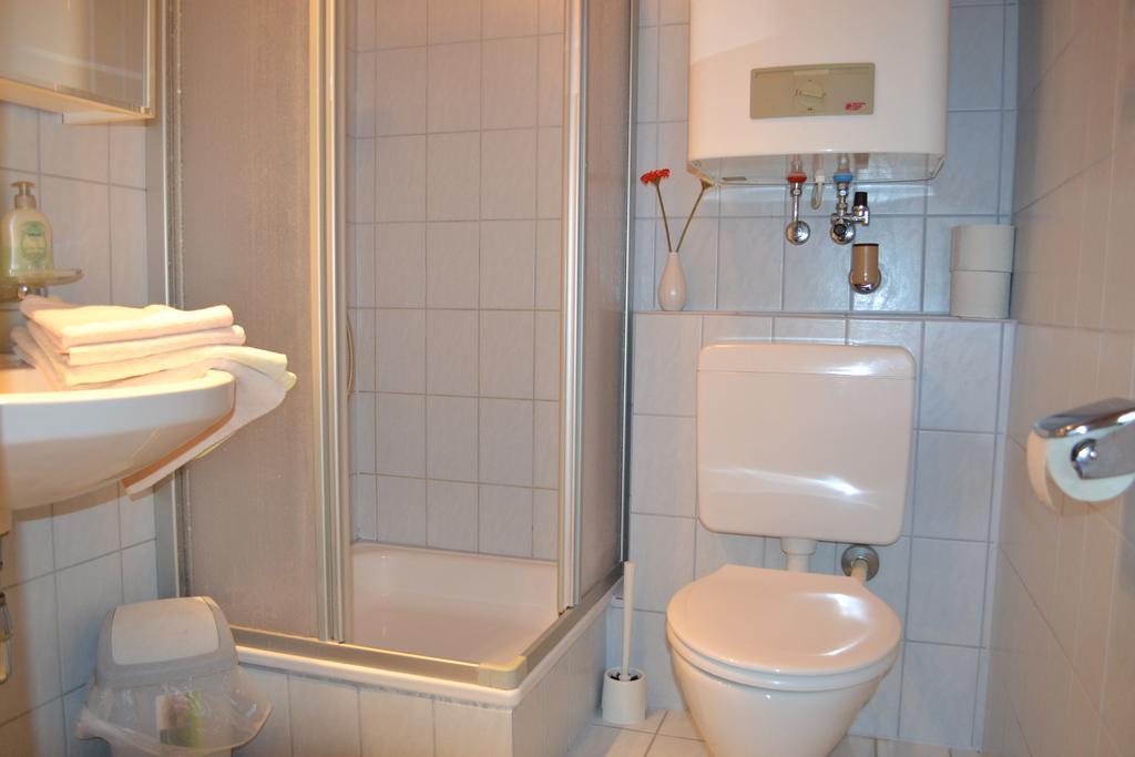 Gaestehaus Lindermuth Presseggersee Rum bild